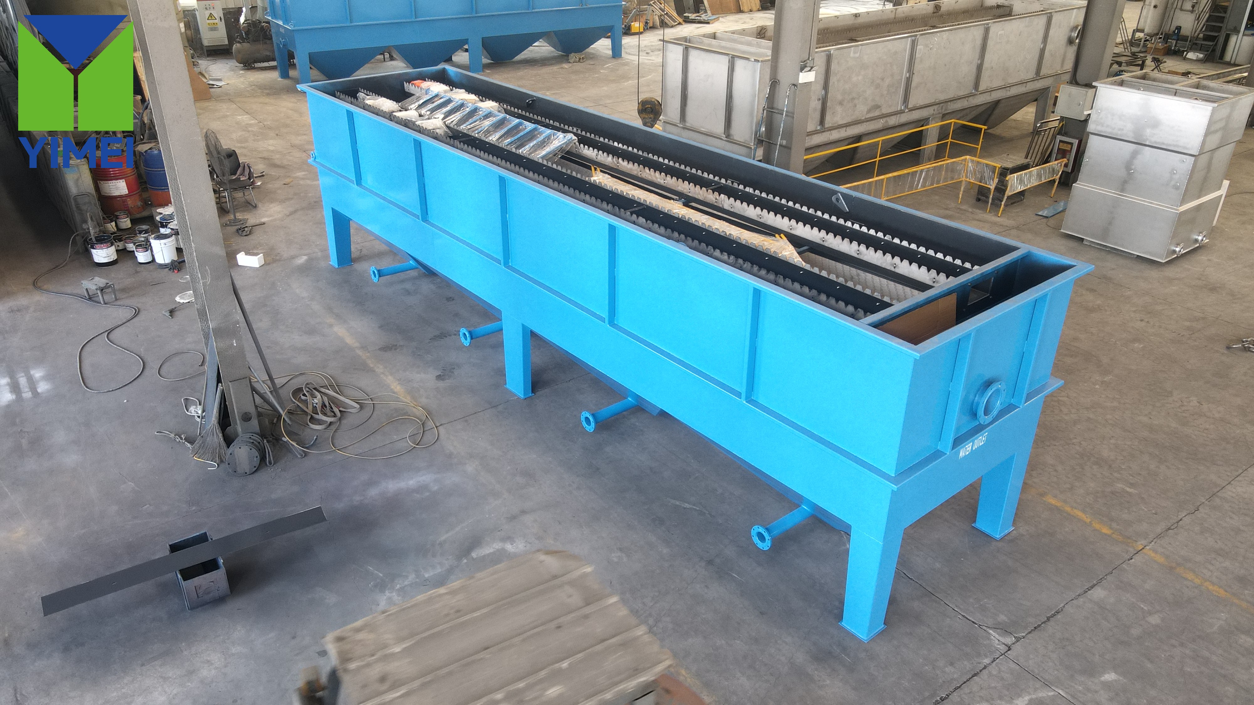 Blue industrial lamella clarifier with tube settler media